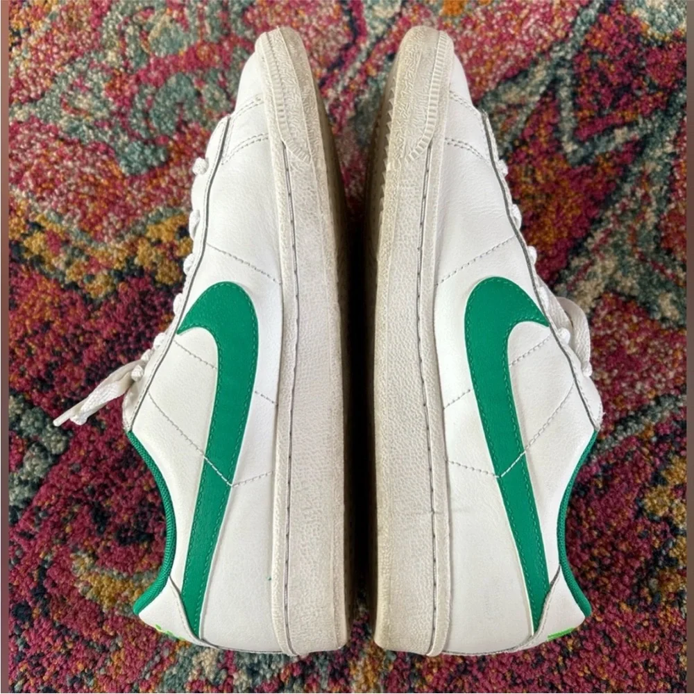 Nike | Unisex kids white/green Court Royale lace up sneakers, green swoosh, Sz 6